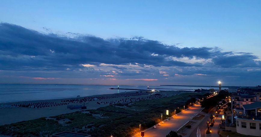 Warnemünde bei Nacht